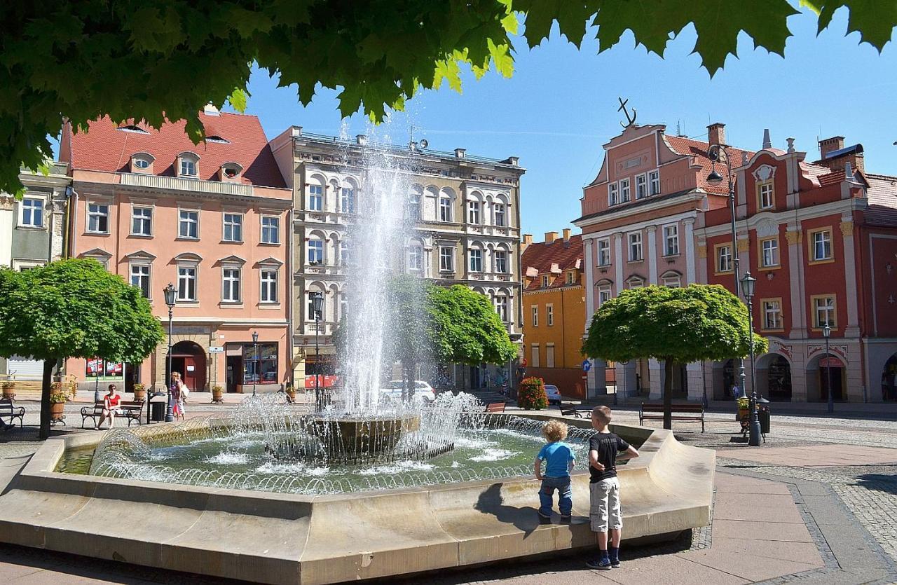 Mieszkanie W Srodmiesciu Blisko Rynku Wałbrzych Buitenkant foto